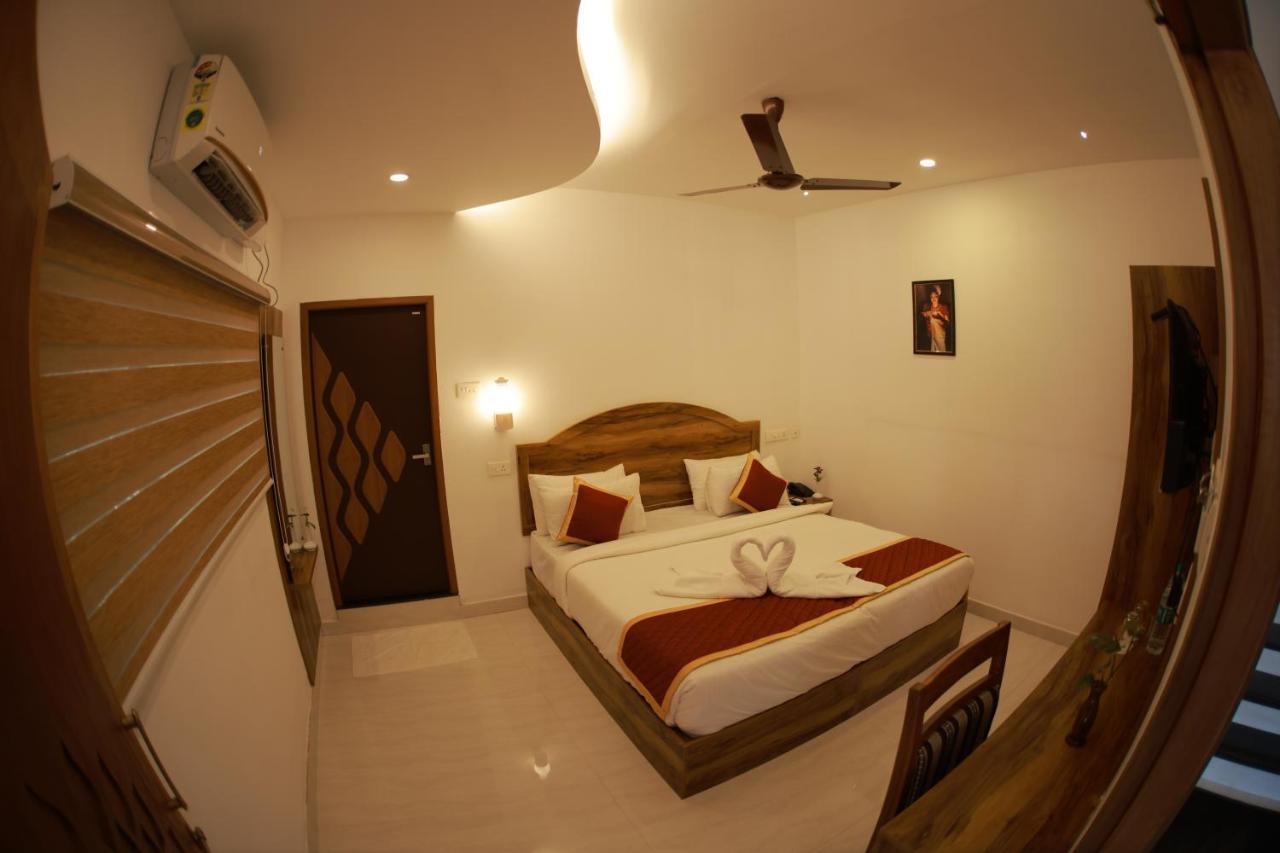 Malavikas Black Beach Resort Varkala Dış mekan fotoğraf